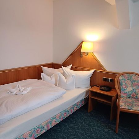 Hotel Garni Eschenbach ฮิลด์บวร์กเฮาเซน ภายนอก รูปภาพ