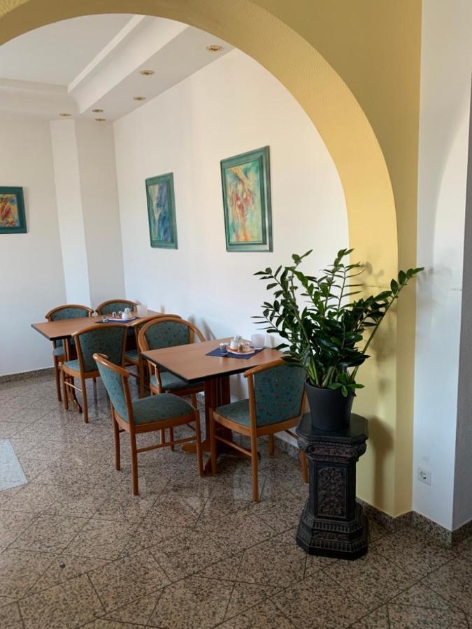 Hotel Garni Eschenbach ฮิลด์บวร์กเฮาเซน ภายนอก รูปภาพ